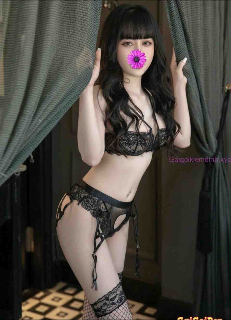 HOT GIRL NGỌC UYÊN – XINH ĐẸP – DA TRẮNG – EO THON