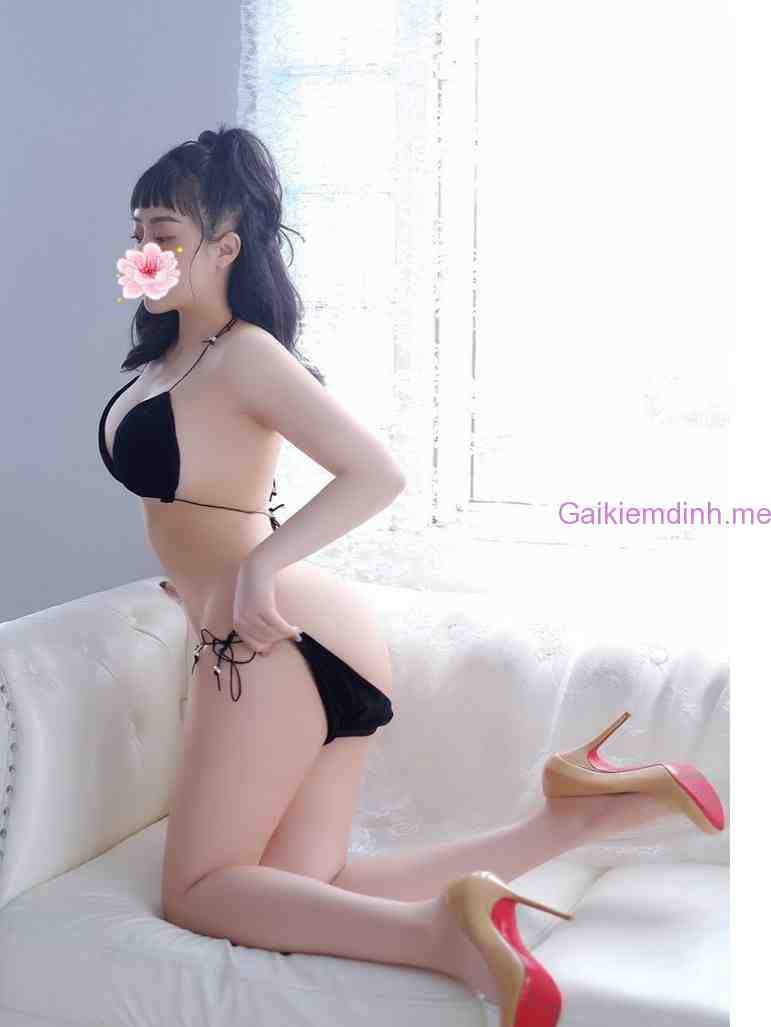 Mình Thư-Xin Ra Mắt Một Em Này Cực Kỳ Dễ Thương-Mặt Sang Chảnh- Nhưng Trên Giường Rất Ân Ái Nhiệt Tình