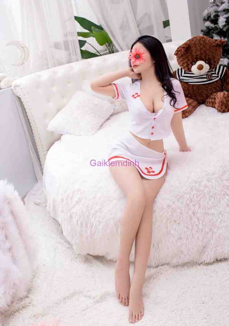 Tiểu Băng-Khuôn Mặt Dâm Đãng Làm Tình Thần Thánh