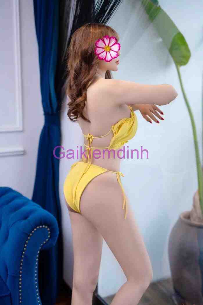 Ngọc Hân-Ngọt Ngào Tình Cảm Dáng Rất Múp