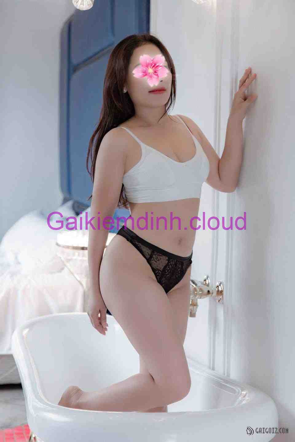 Hồng Ngọc – Cô Nàng Quyến Rũ Làm Tình Giỏi, Thần Dâm Đỉnh Cao – Gái Gọi TP Quy Nhơn, Gái Đi Khách Ngon Giá Rẻ