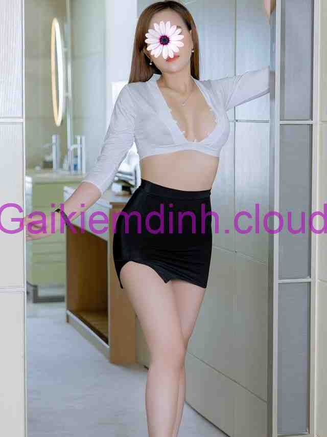 Tiểu My: Hot Model Quyến Rũ, Nhiệt Tình Chu Đáo, Phục Vụ Tận Tâm