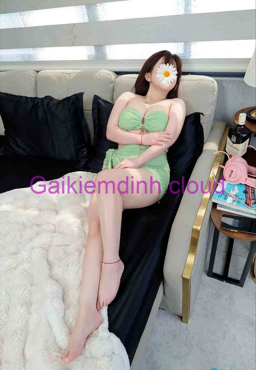 Linh Chi – gái gọi giá rẻ phan thiết xinh đẹp đáng yêu, kỷ năng làm tình đỉnh cao